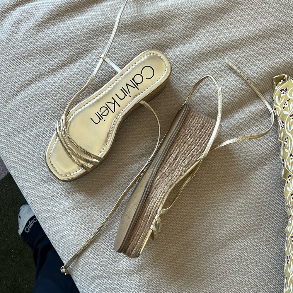 Calvin klein gold wedges